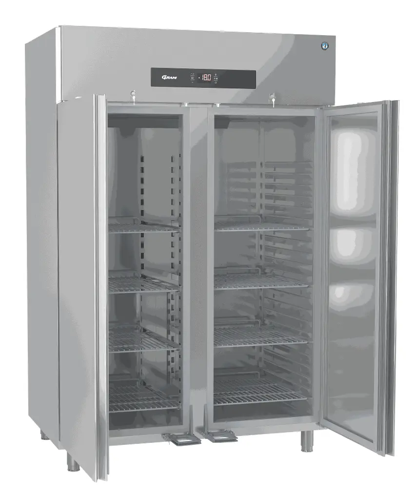 ecdf49ff410c5dca60ee878b9eb9c1ce6ce0253d_Premier_140_Open_Legs_18.webp