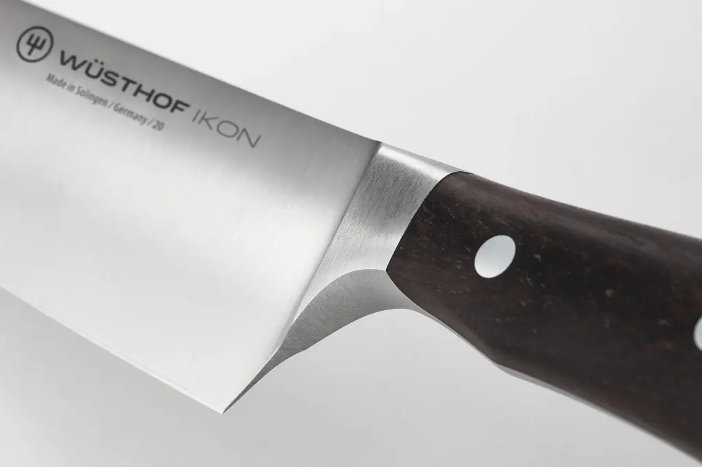 ik_detail_half-bolster-01_65f7e86f-fb2c-4de8-8621-75db5acc420e.webp