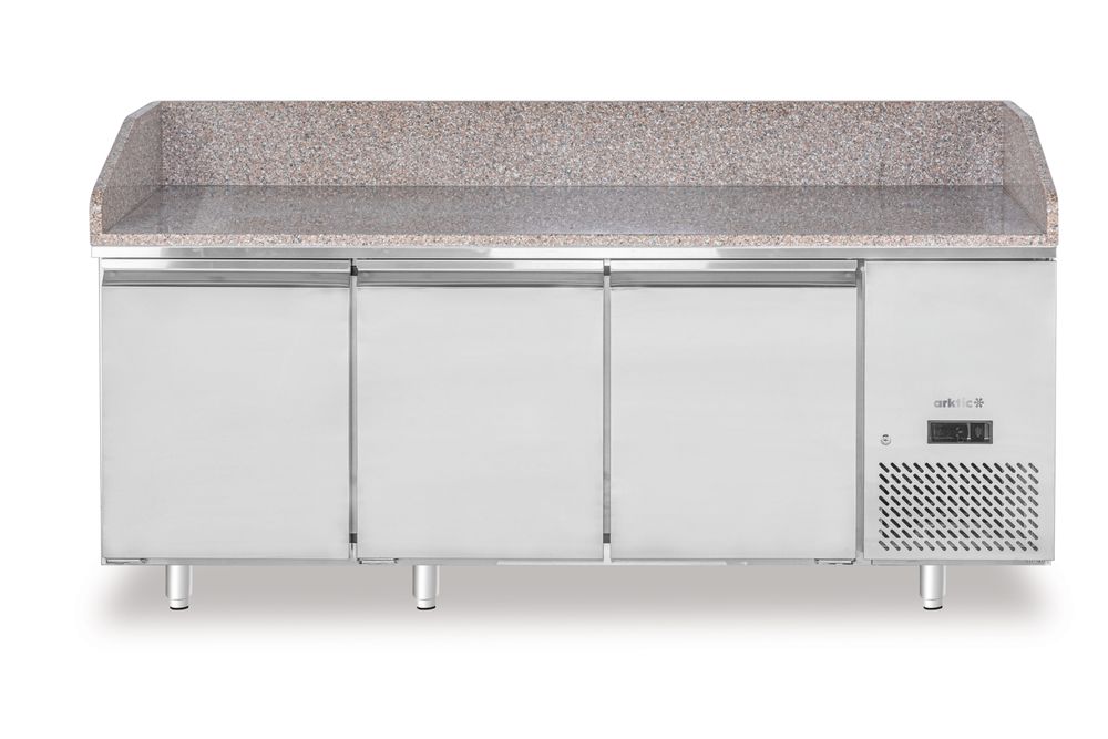 Arktic Pizzakoelwerkbank met granieten werkblad, 3-deurs 220252
